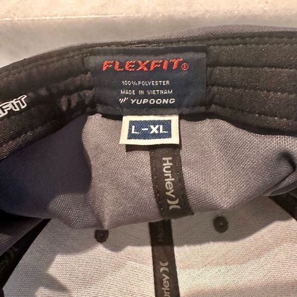 Hurley Flexfit Yupoong Structured Six-Panel Fitted Baseball Cap Gray L-XL - Picture 3 of 3
